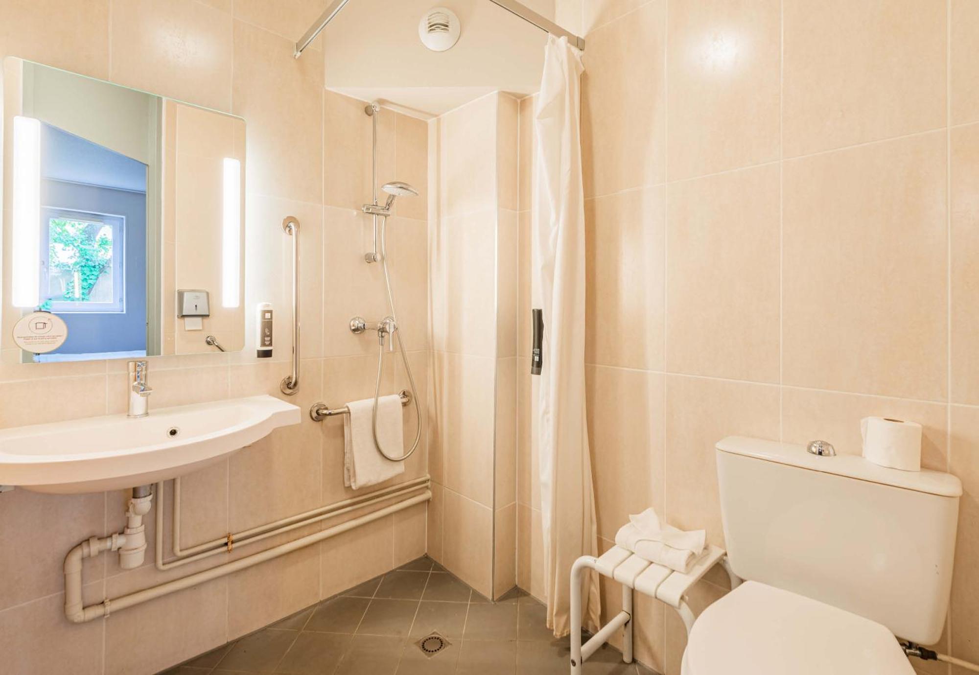 B&B Hotel Colmar Vignobles Ouest ヴィンツェンハイム エクステリア 写真
