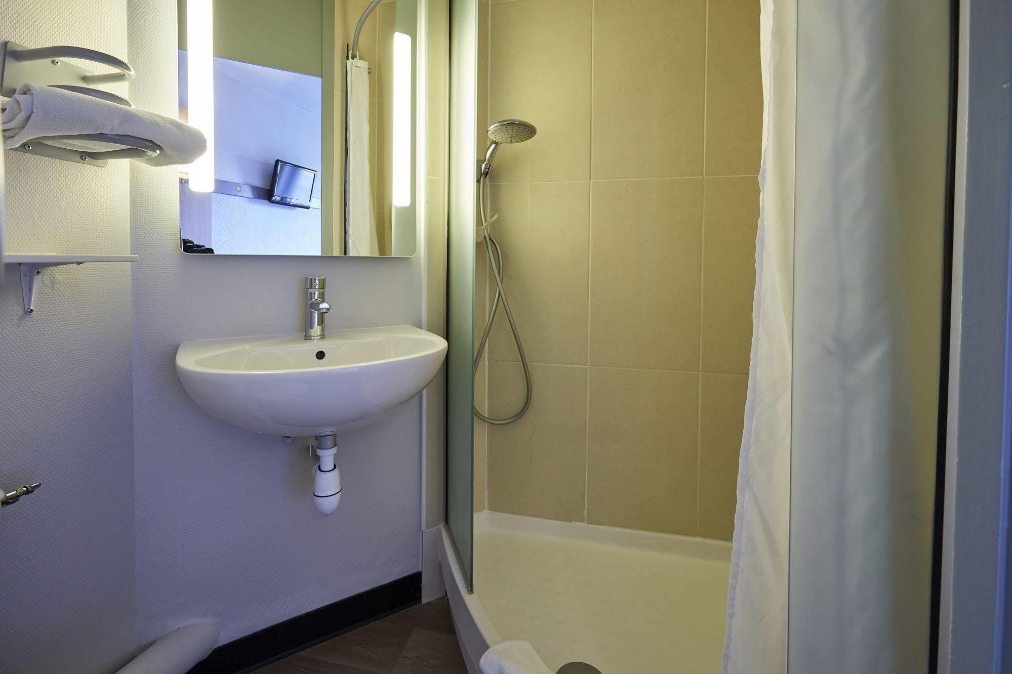B&B Hotel Colmar Vignobles Ouest ヴィンツェンハイム エクステリア 写真